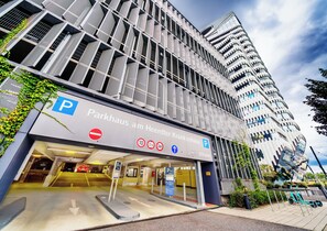 Self-parking (surcharge) - The Zipper Hotel & Apartments (Düsseldorf)