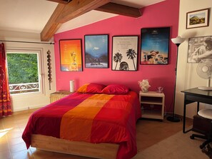 4 bedrooms, free WiFi, bed sheets
