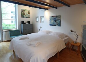 4 soveværelser, skrivebord, strygejern/strygebræt, weekendseng