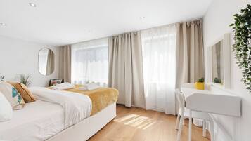 2 Schlafzimmer, Schreibtisch, Bügeleisen/Bügelbrett, WLAN