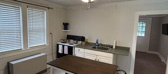 Cute Clayton Village Apartment. Dog friendly. With Boat Parking.