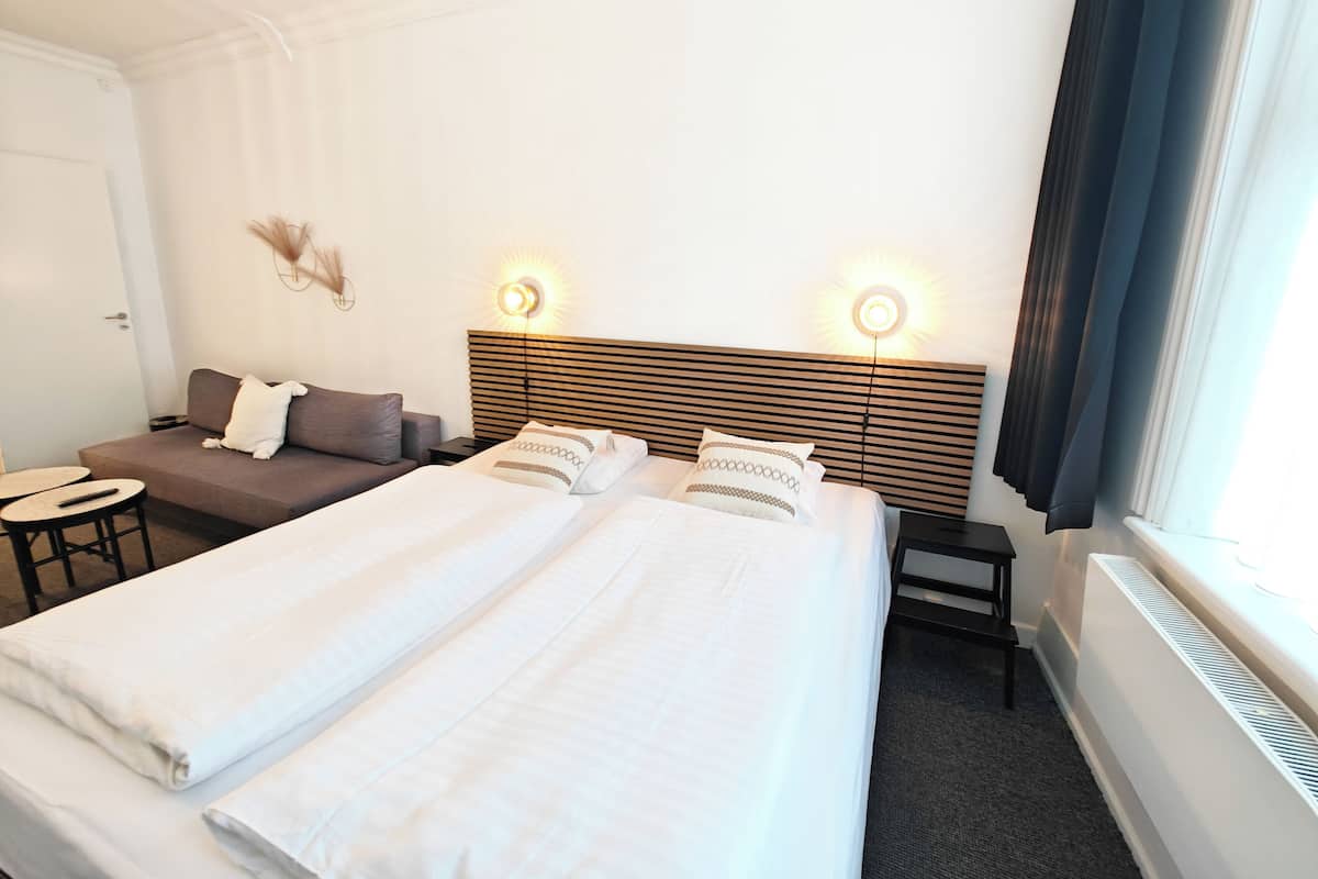 Double Room, Private Bathroom | Blackout drapes, free WiFi, bed sheets