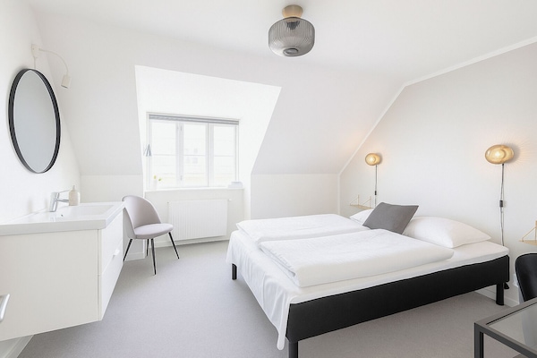 Double Room, Shared Bathroom | Langsir/tirai gelap terus, Wi-fi percuma, cadar katil