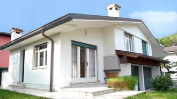 Villa, 2 habitaciones, patio, vista al jardín | Entrada de la propiedad