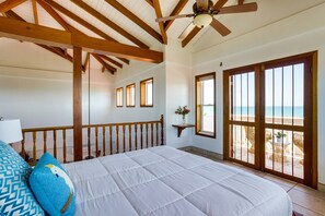 4 bedrooms, iron/ironing board, free WiFi, bed sheets - Villa 99-Stunning 4BR Townhouse-Beachfront-w/ Pool (Placencia)