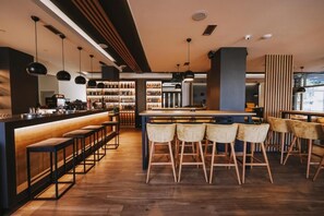 Bar (on property) - Hotel IN (Banja Luka)