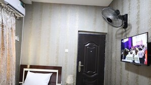 Economy Studio | In-room dining - Pearls Shortlet (Abuja)
