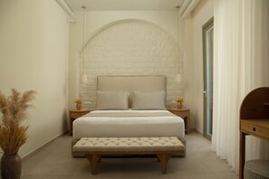 1 Schlafzimmer, Zimmersafe, Schreibtisch, Bügeleisen/Bügelbrett