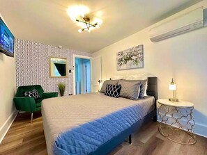 3 Schlafzimmer, Schreibtisch, Bügeleisen/Bügelbrett, Reisekinderbett