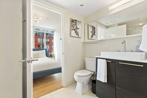 Hair dryer - Luxury 3BD apartment, Downtown (Vancouver)
