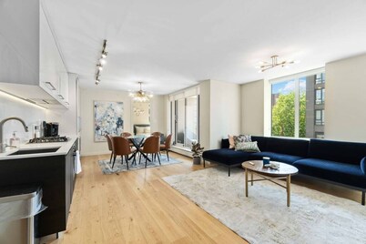 Luxury 3BD apartment, Downtown