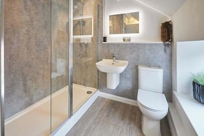 Shower, towels, shampoo