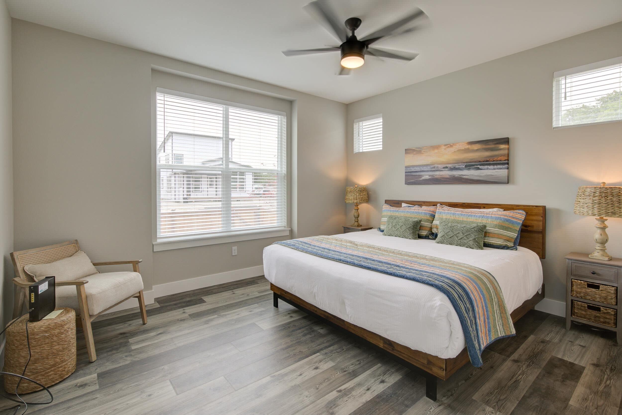 2 bedrooms, internet, bed sheets