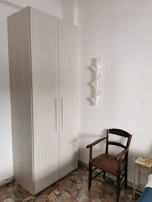 Comfort-Zimmer | Bügeleisen/Bügelbrett, kostenloses WLAN, Bettwäsche
