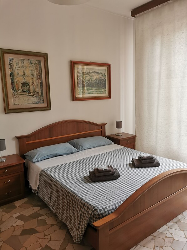 Classic Room | Iron/ironing board, free WiFi, bed sheets - Affittacamere Sciacchithouse (Florence)