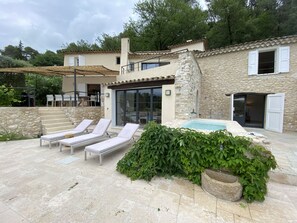 Terrace/patio - Stunning 6 Bedroom Renovated Villa in Saint Paul de Vence (Saint-Paul-de-Vence)