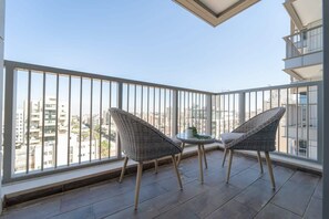 Property grounds - Dreamy 1Bdr Sanctuary Offering Stunning Views of the City (Jerusalem)