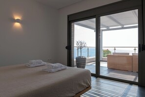 3 chambres, chambres insonorisées, fer et planche à repasser