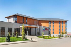 Exterior - Ramada Encore By Wyndham Zomin (Zaamin)