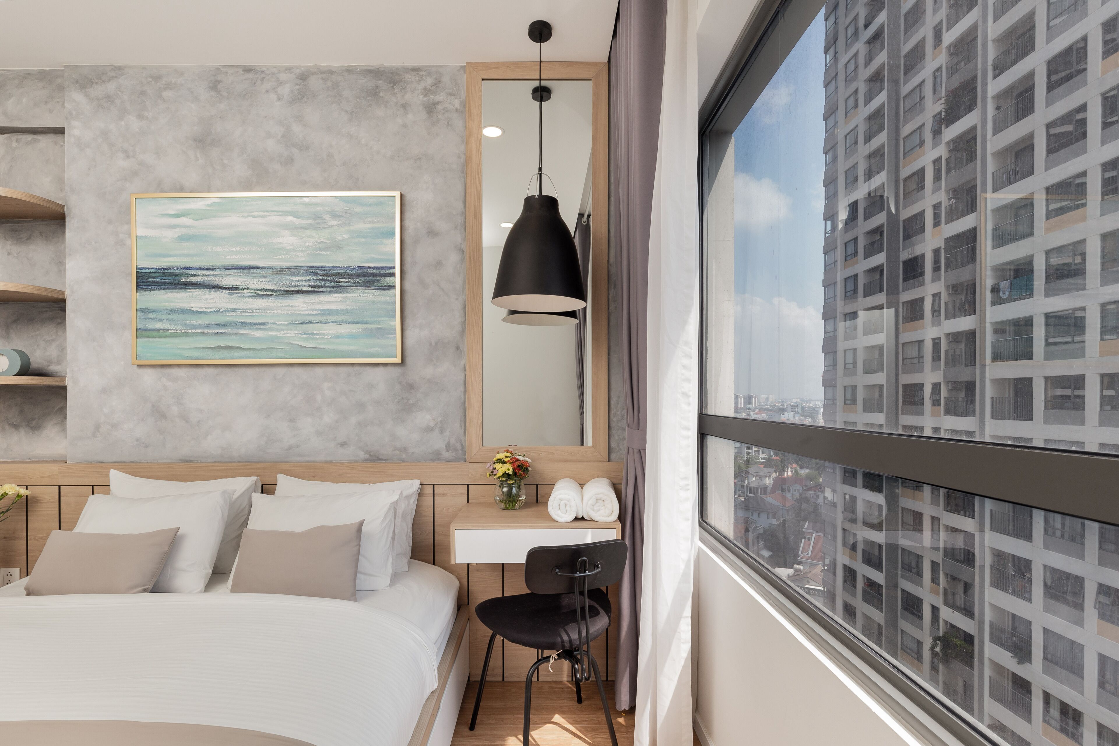 2 bedrooms, in-room safe, desk, iron/ironing board
