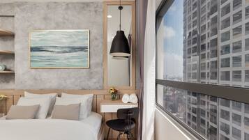 2 bedrooms, in-room safe, desk, iron/ironing board
