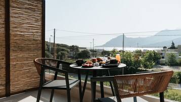 Deluxe Double Room, Sea View | Breakfast meal | Daily continental breakfast (EUR 10 per person)