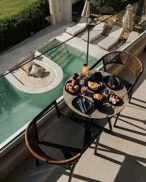 Daily continental breakfast for a fee - AMÉNTE Mindful Stay (Agios Vasileios)