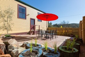 Outdoor dining - King Gallery 1 (Healesville)