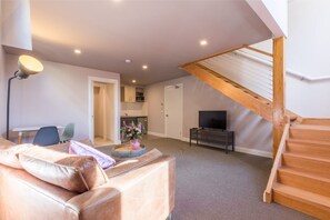 Living area - King Gallery 2 (Healesville)