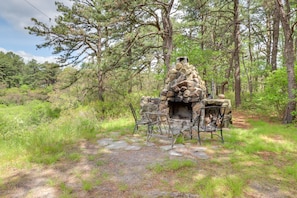 Property grounds - Fire Pit, Kayaks & Hammocks: Long Pond Home! (Long Pond)