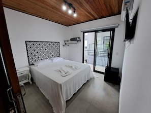 Traditional Suite | Blackout drapes, iron/ironing board, free WiFi, bed sheets - Hospedaria da Barra Balneário Camboriú  (Balneário Camboriú)
