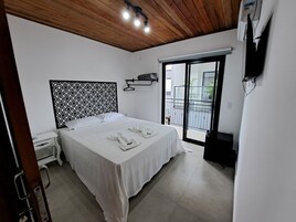 传统套房 | 遮光窗帘、熨斗/熨板、免费 WiFi、床单