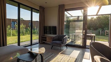 Holiday Villa Amalia 4 Sauna and Hot Tub | Free WiFi, bed sheets