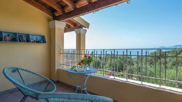 House, 2 Bedrooms, Sea View | Balcony