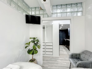 3 chambres, fer et planche à repasser, Wi-Fi, draps fournis