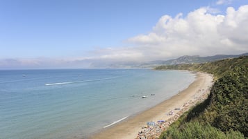 Una playa cerca