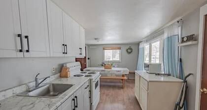 Spacious Lakefront Cottage