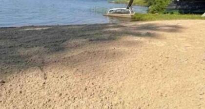 Spacious Lakefront Cottage