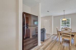 Dining - Fully Furnished 3 Bedroom Home Minutes From Everything Savannah has to offer! (Savannah)