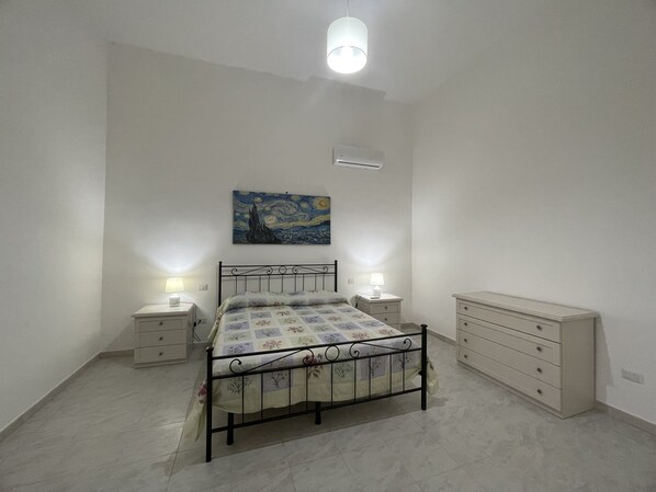 2 bedrooms, iron/ironing board, WiFi, bed sheets - Casa Via del mare - Veglie, just 10km from Torre Lapillo and Porto Cesareo (Veglie)