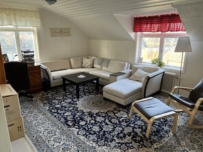 Suite – deluxe, 1 kingsize-seng, ikke-røyk | Oppholdsområde