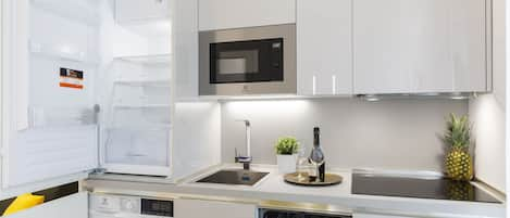 Appartement Ville | Cuisine privée | Réfrigérateur, micro-ondes, plaque de cuisson, lave-vaisselle