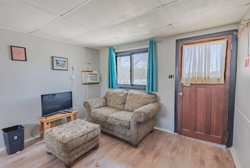 Luxury Lakefront Cottage