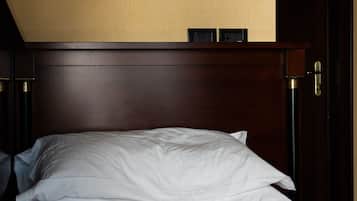 Minibar, escritorio, cortinas blackout y sistema de insonorización
