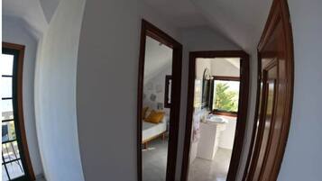 3 habitaciones, tabla de planchar con plancha y wifi gratis