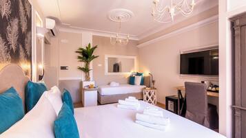 1 bedroom, minibar, in-room safe, desk