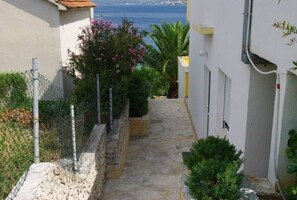 Property grounds - Sunny apartment Ražanj (Ražanj)