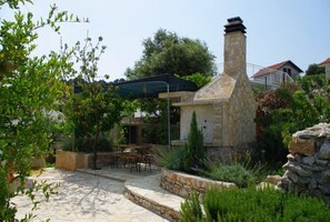 Outdoor dining - Seaside apartment Ražanj (Ražanj)
