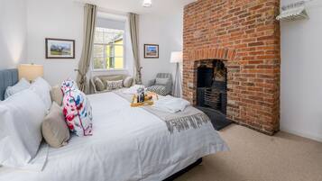 4 bedrooms, individually decorated, individually furnished, free WiFi