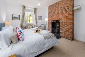 4 habitaciones, decoración personalizada y muebles diferentes